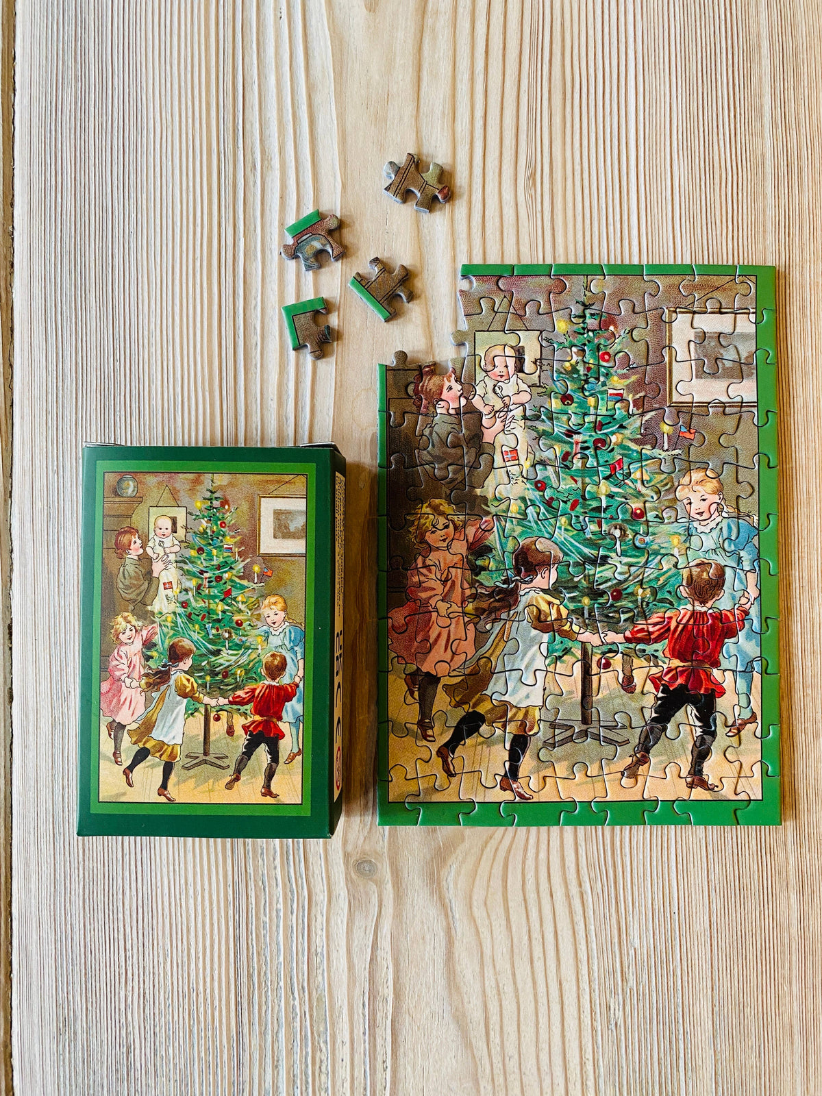 AROUND THE TREE - Minipuslespil
